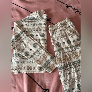 Gilly Hicks Sleep Set